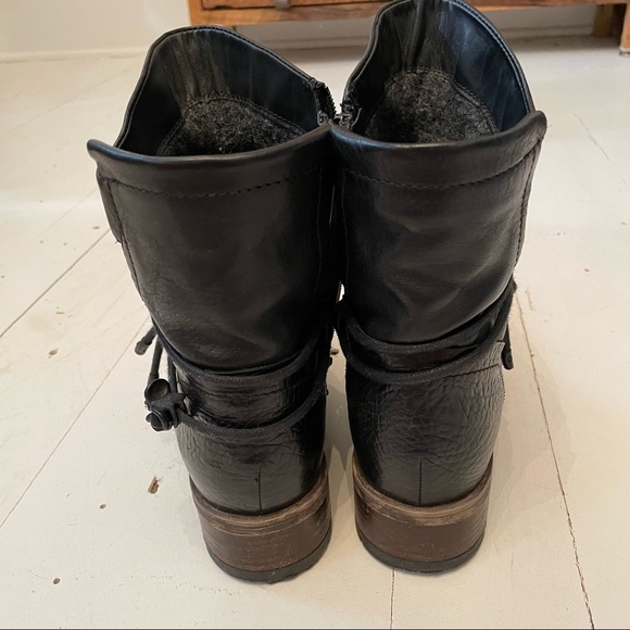 Clarks Stacked Heel Moto Short Boot - Picture 4 of 5